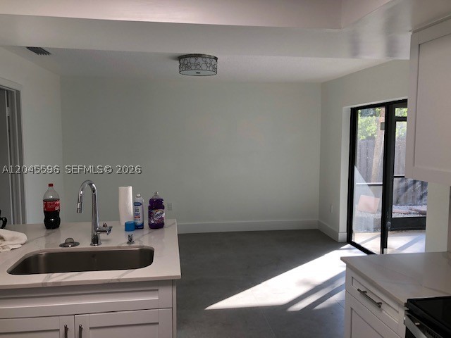 GLADEWIND HEIGHTS - Residential Lease