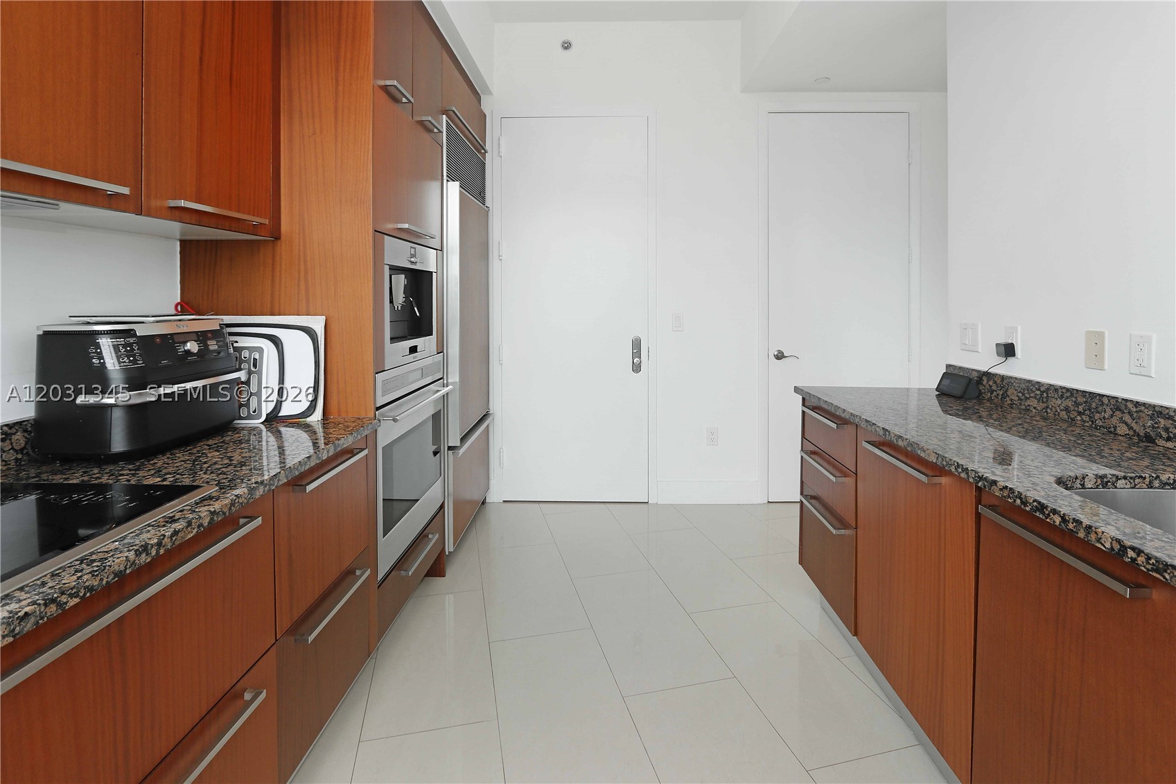 TDR TOWER III CONDO - Residential