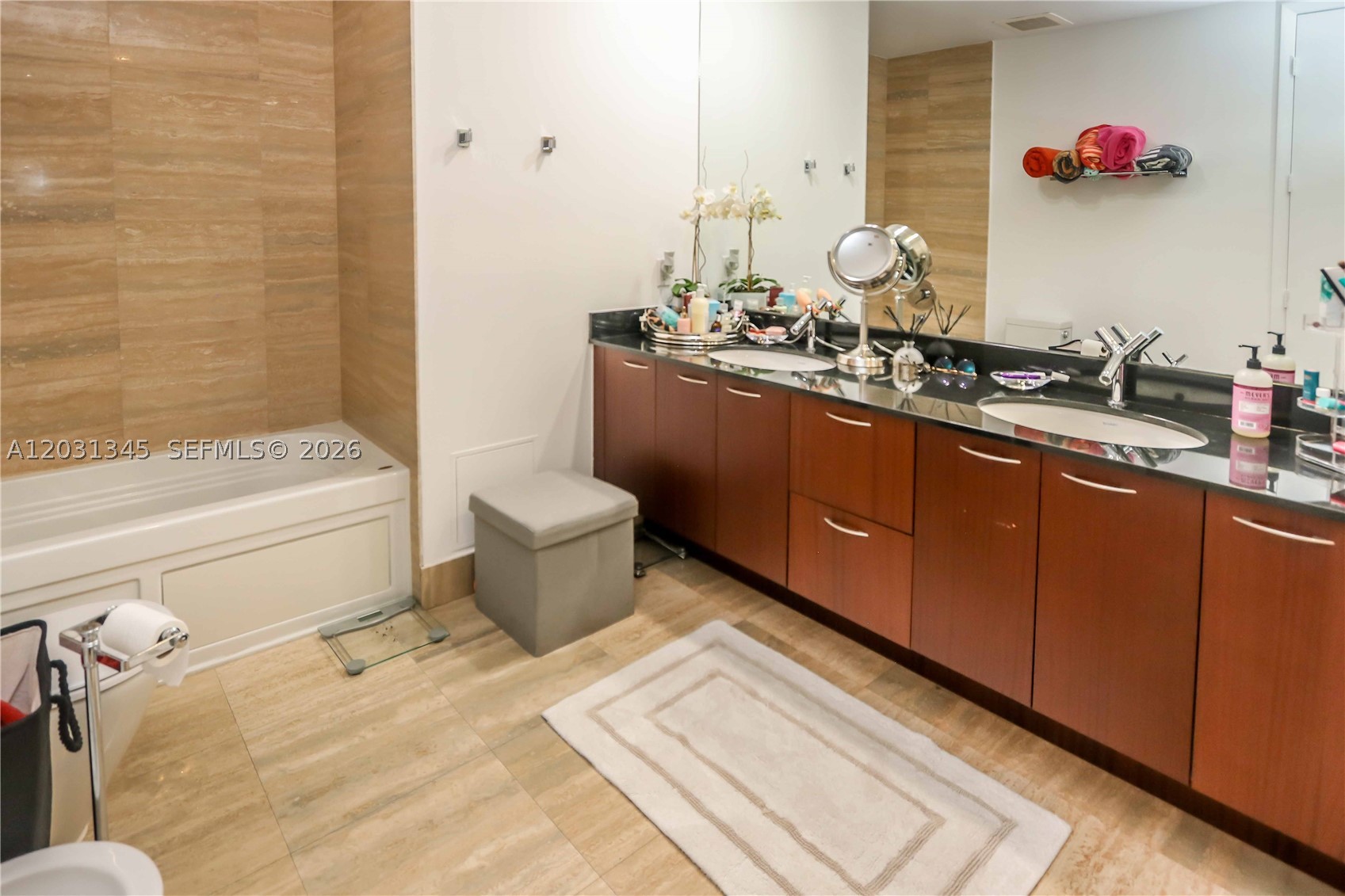 TDR TOWER III CONDO - Residential