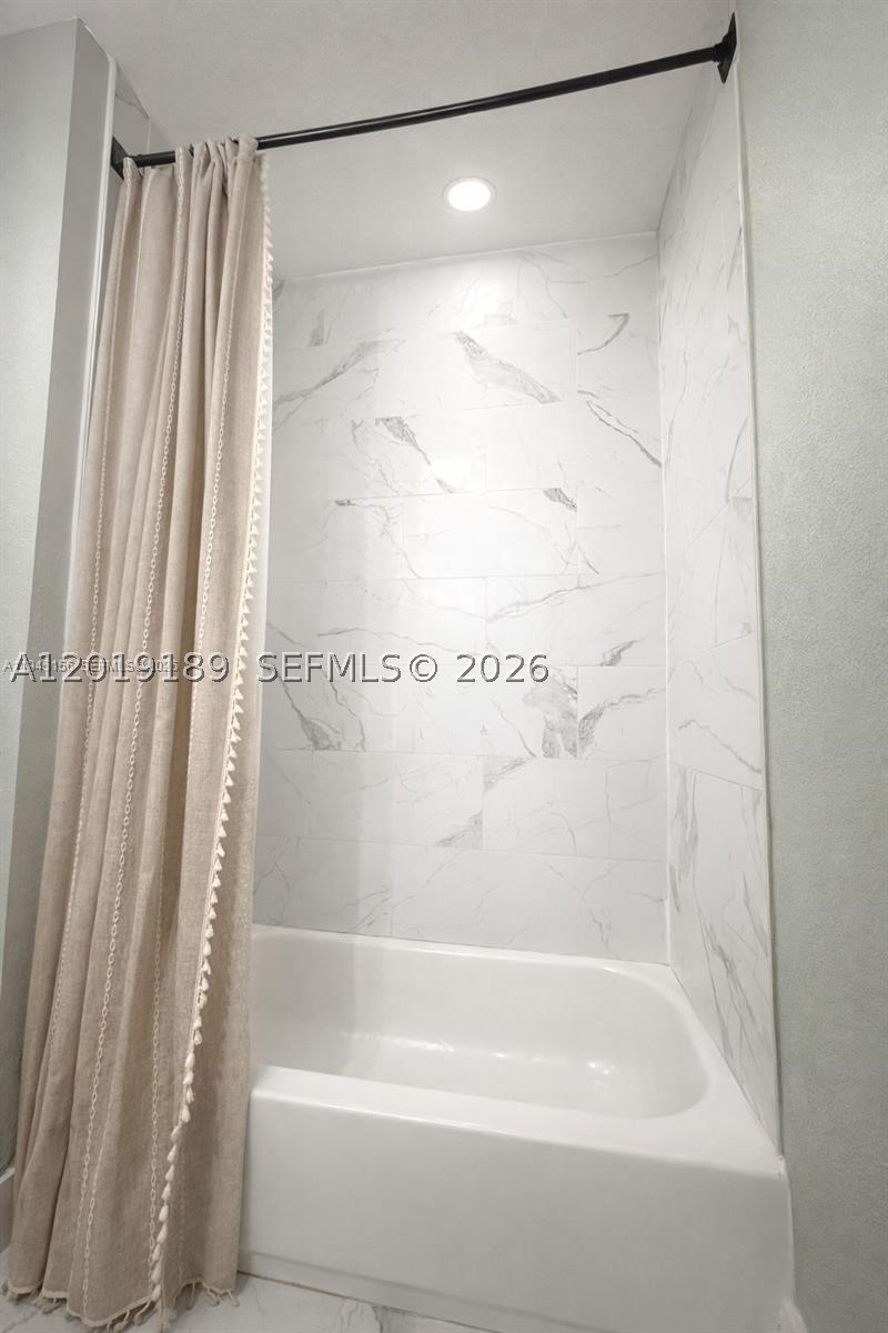 MIRENS PLACE - Residential