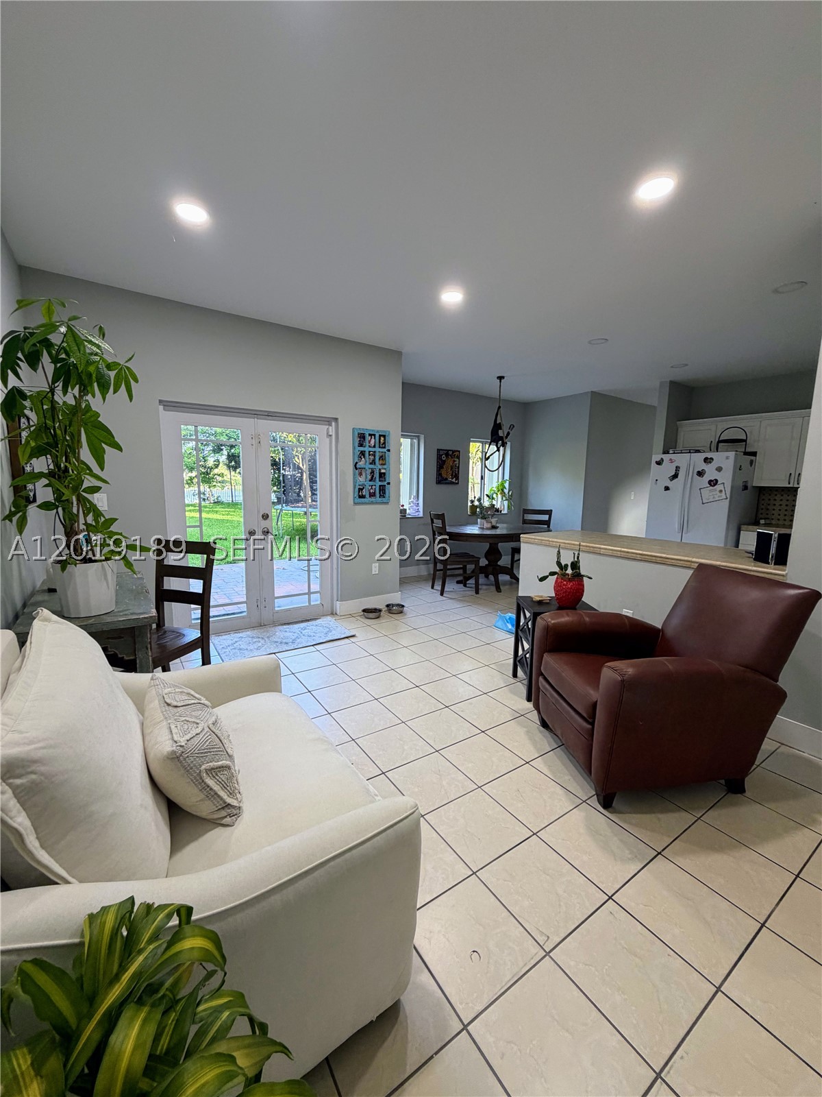 MIRENS PLACE - Residential