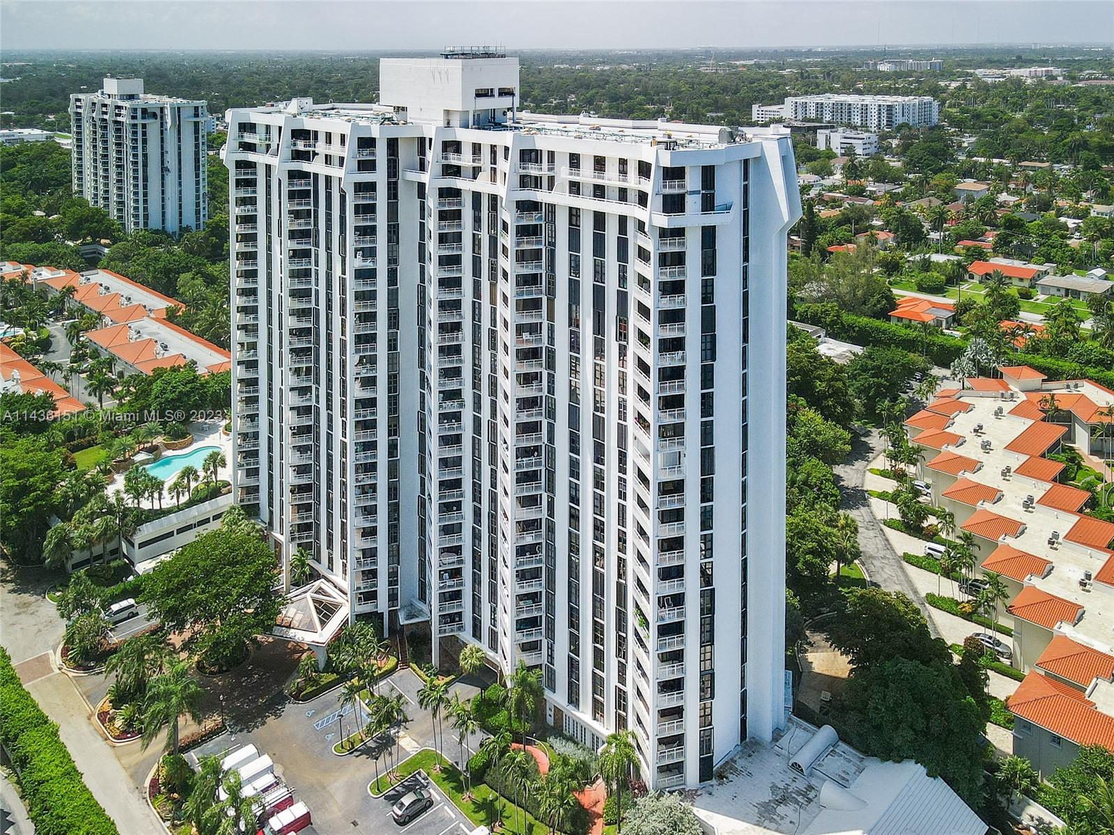 THE TOWERS OF QUAYSIDE CO - Residential