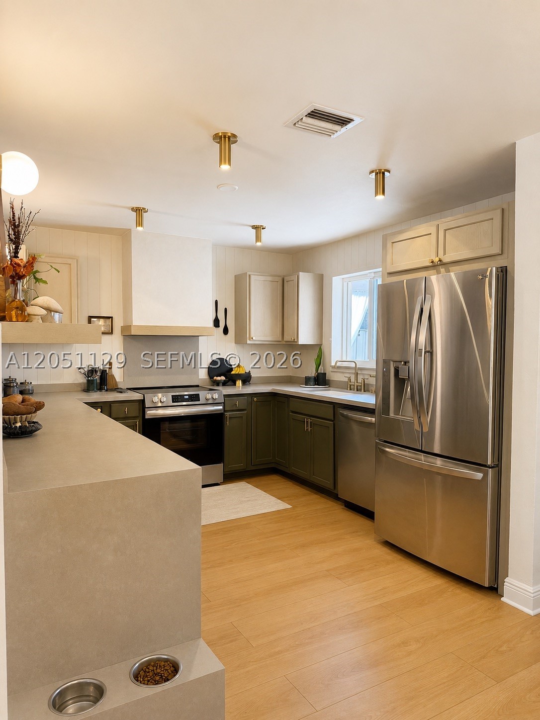SHERWOOD FOREST - Residential