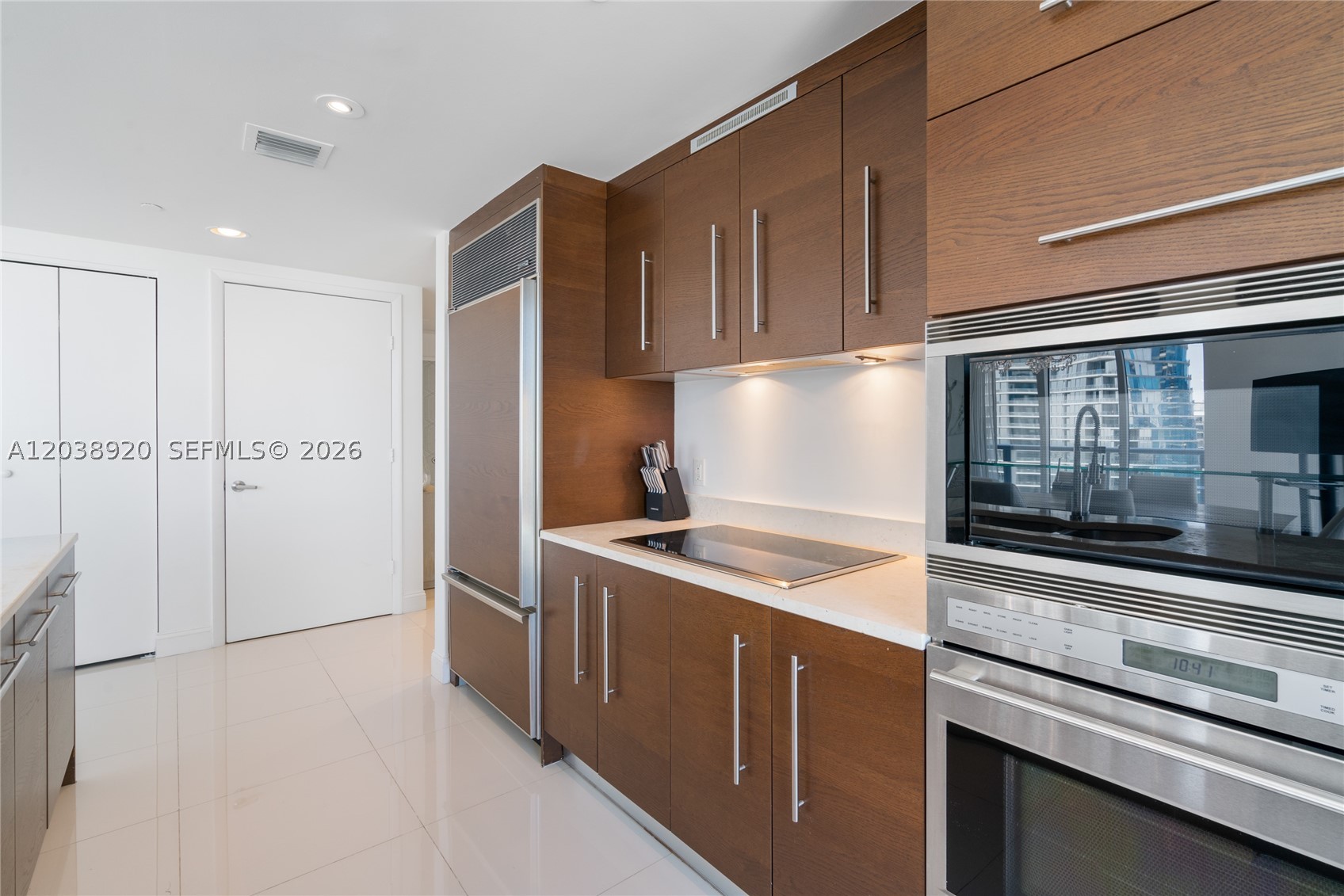 ICONBRICKELL CONDO NO 1 - Residential
