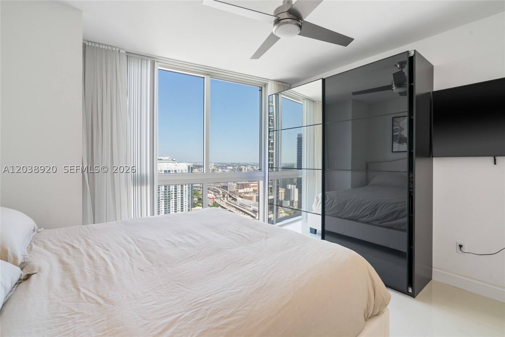 ICONBRICKELL CONDO NO 1 - Residential