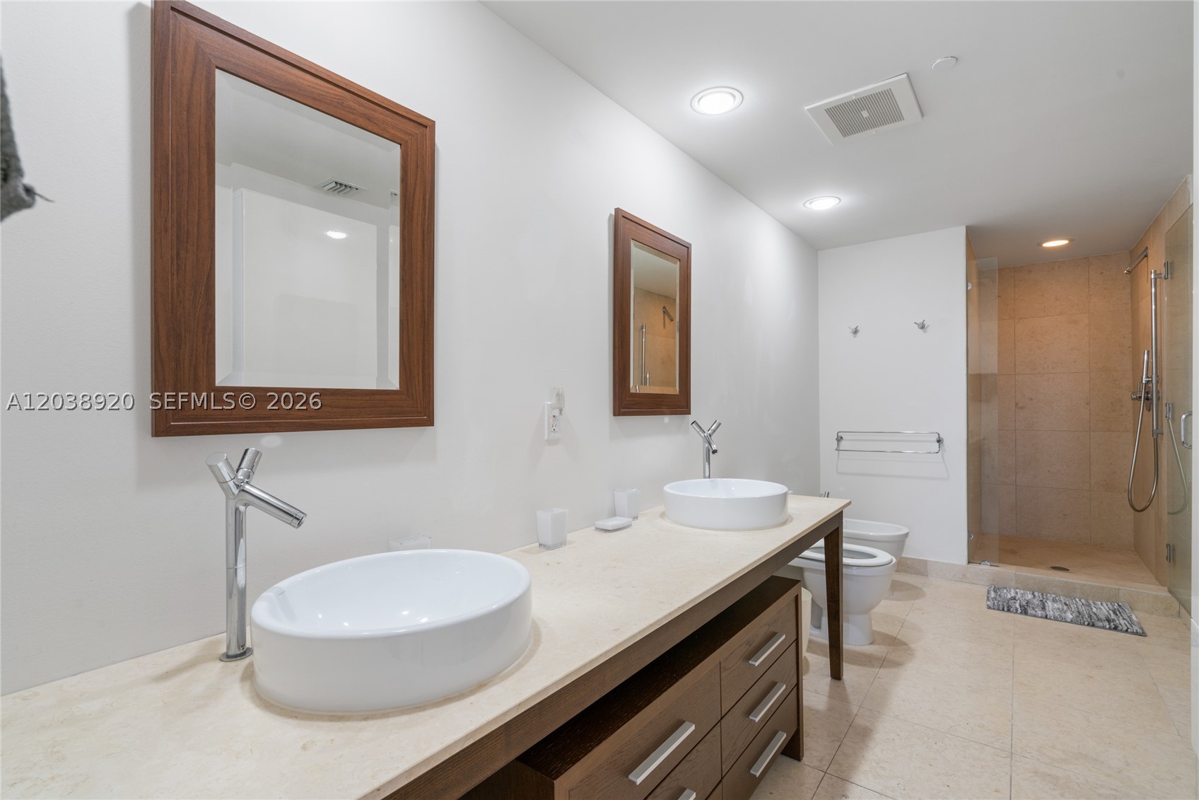 ICONBRICKELL CONDO NO 1 - Residential