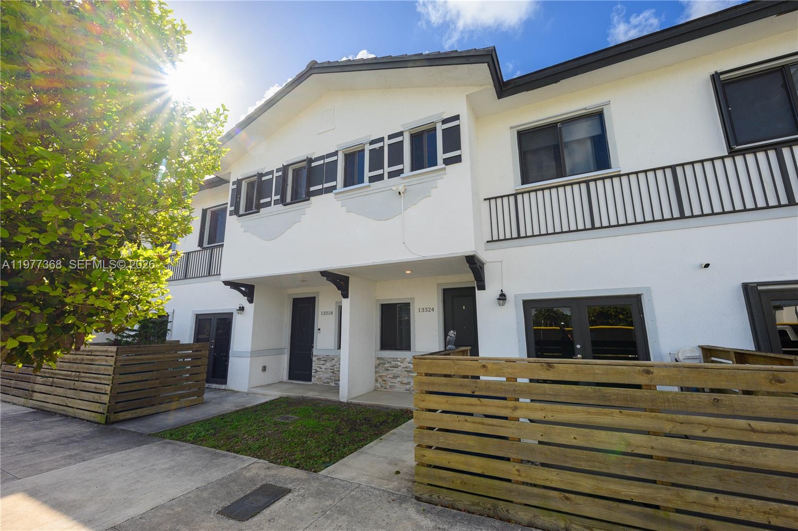 TROPICAL BREEZE TOWNHOUSE - Residential