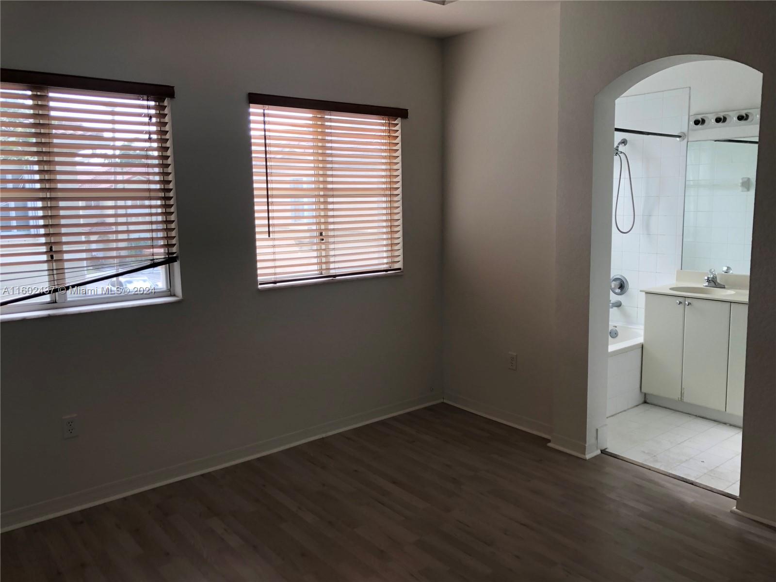 LEEWARD AT ISLANDS AT DOR - Residential Lease