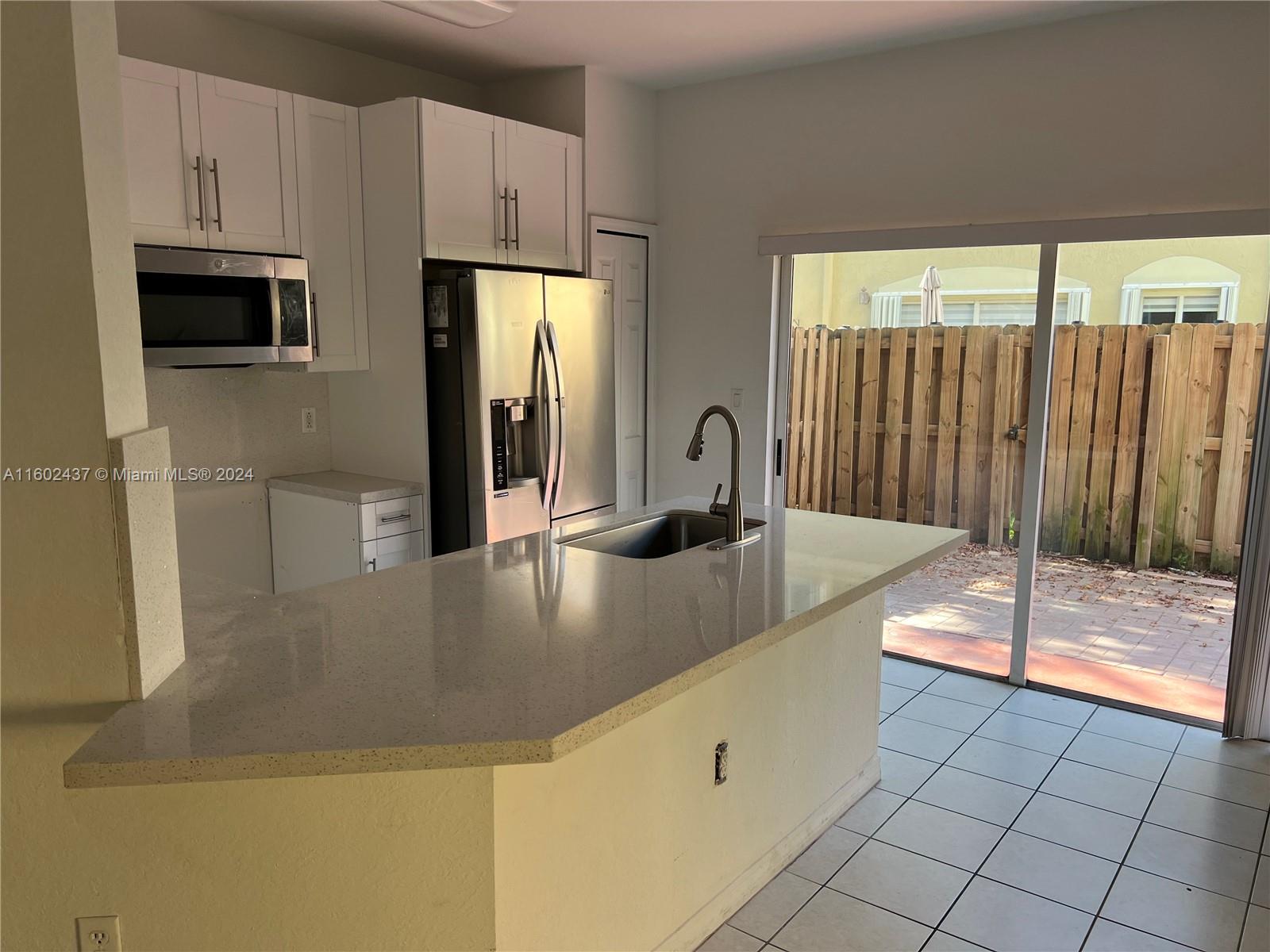 LEEWARD AT ISLANDS AT DOR - Residential Lease