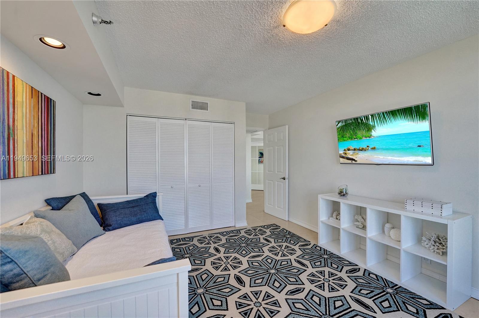 MYSTIC POINTE - Residential
