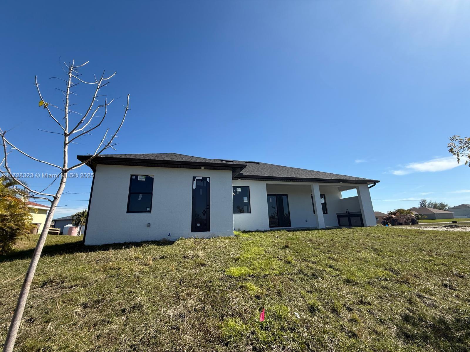 CAPE CORAL - Residential