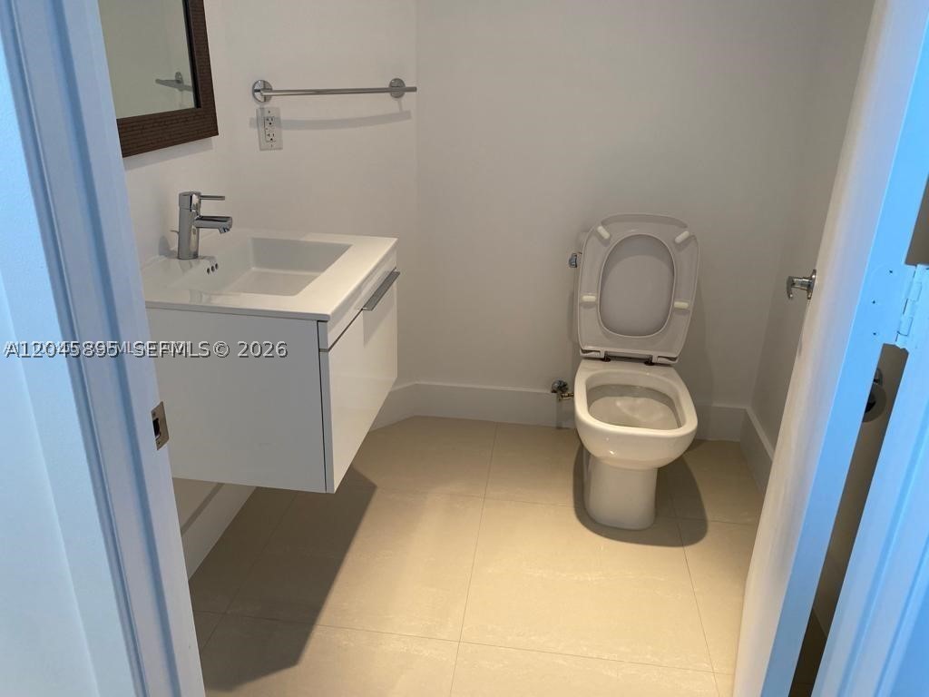 MARINA PALMS RESIDENCES N - Residential Lease