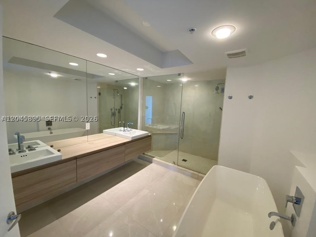 MARINA PALMS RESIDENCES N - Residential Lease