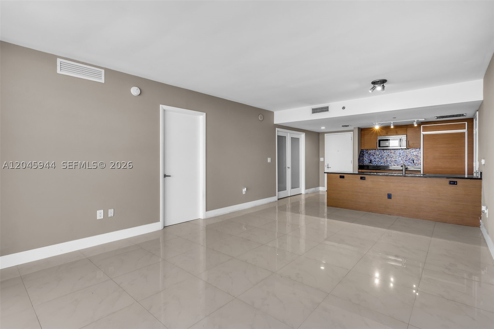 50 BISCAYNE CONDO - Residential Lease