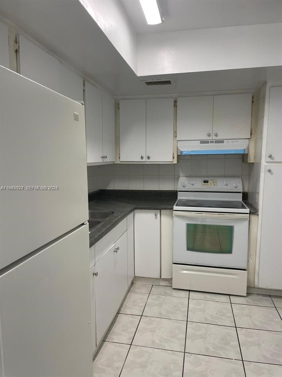 SILVER PALMS CONDO - Residential