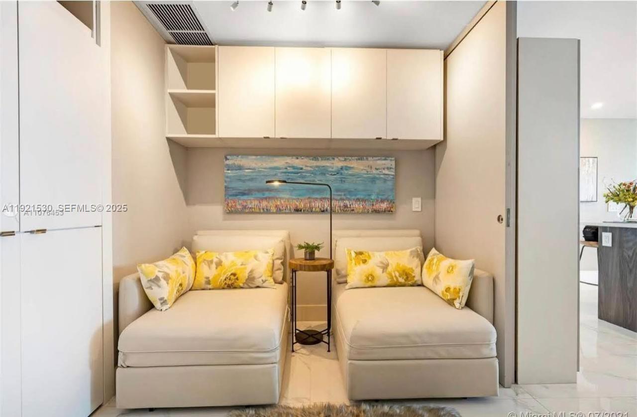 ONE PARAISO CONDO - Residential Lease