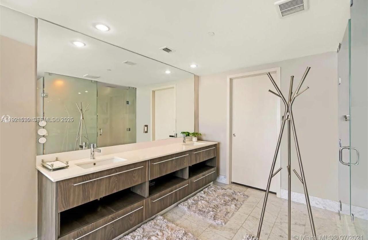 ONE PARAISO CONDO - Residential Lease