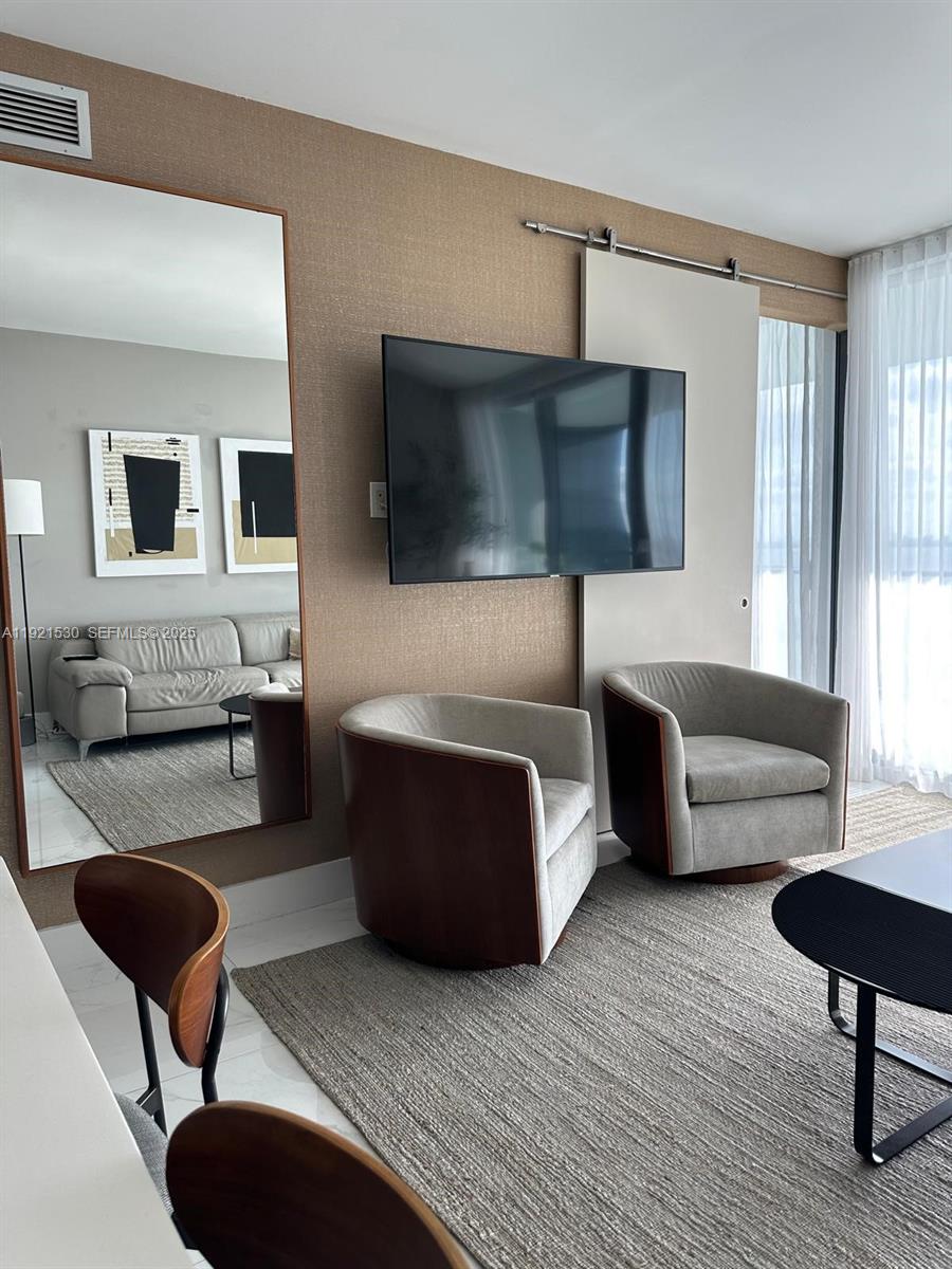 ONE PARAISO CONDO - Residential Lease