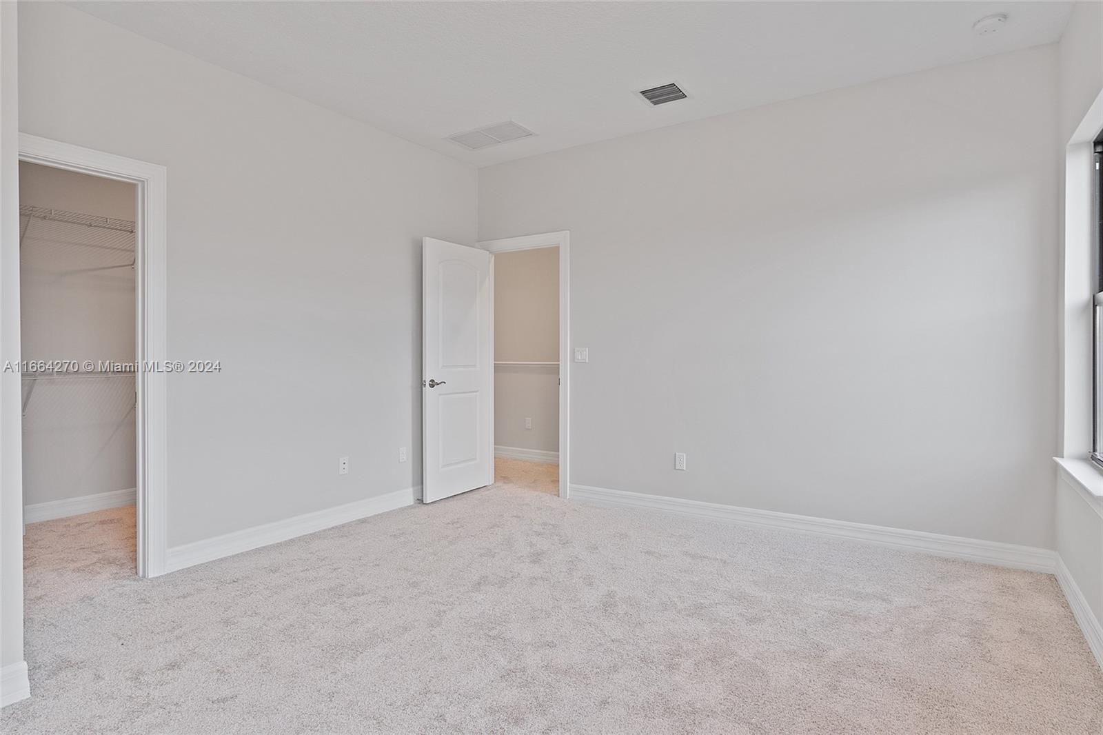 OAK TREE PROPERTY REDEVEL - Residential Lease