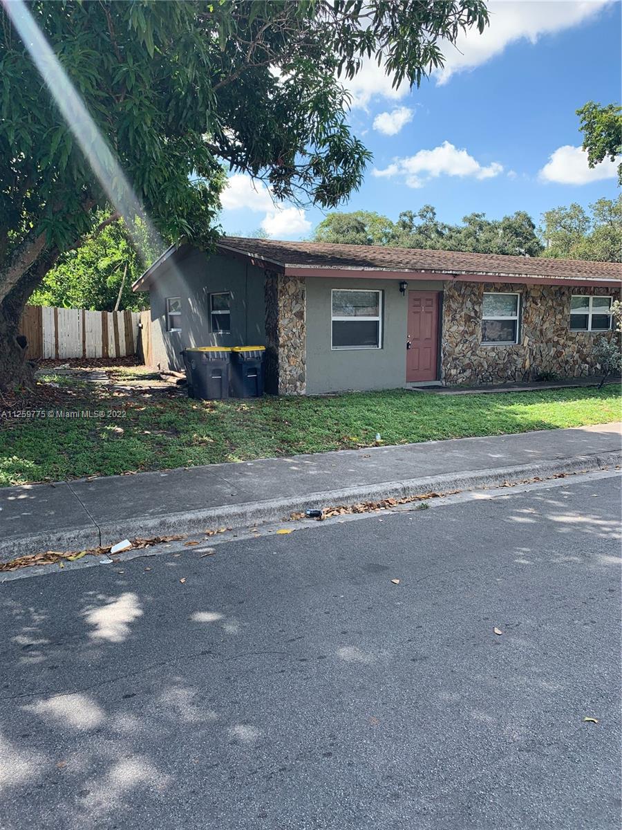TOWN OF DANIA - Residential Lease