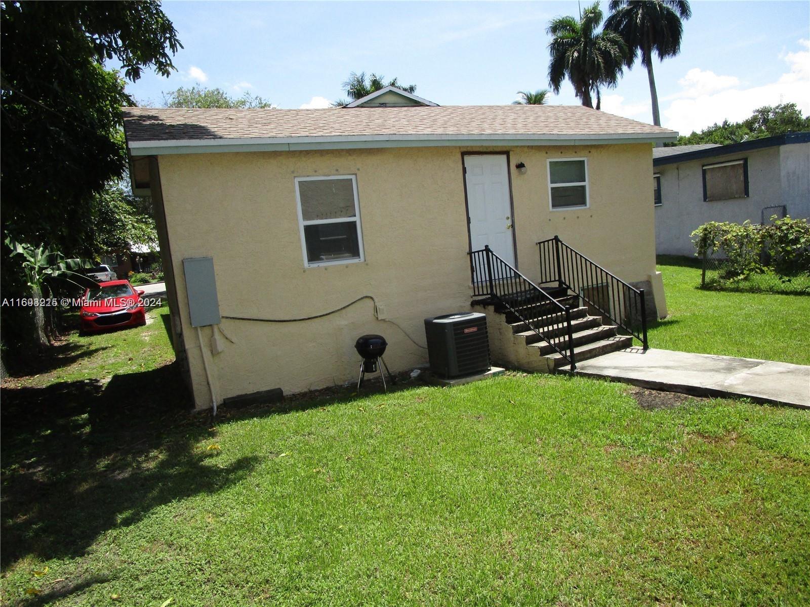 ELLIOTT VELVA GARDENS - Residential Lease