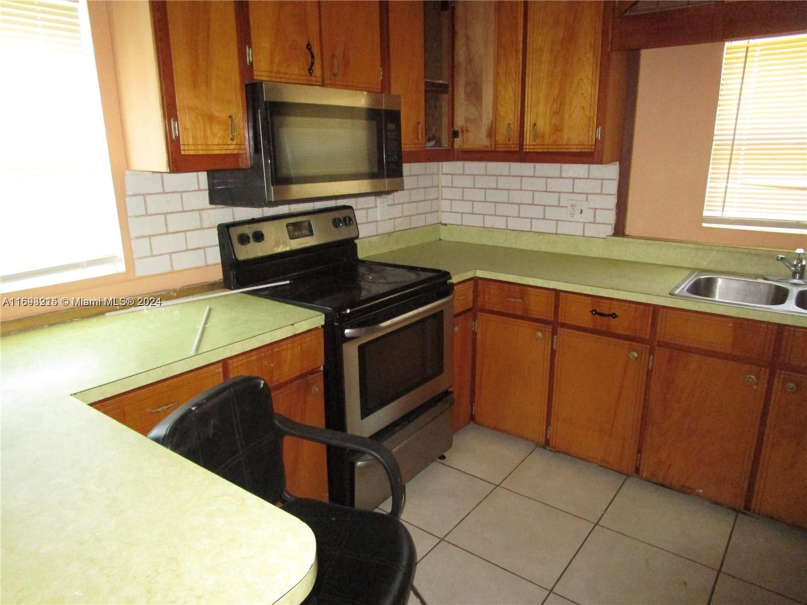 ELLIOTT VELVA GARDENS - Residential Lease