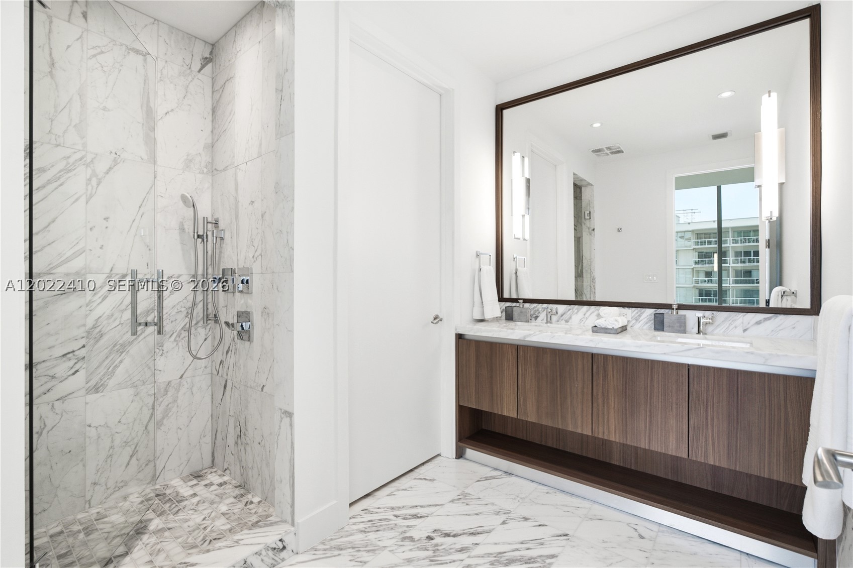 UNA RESIDENCES - Residential