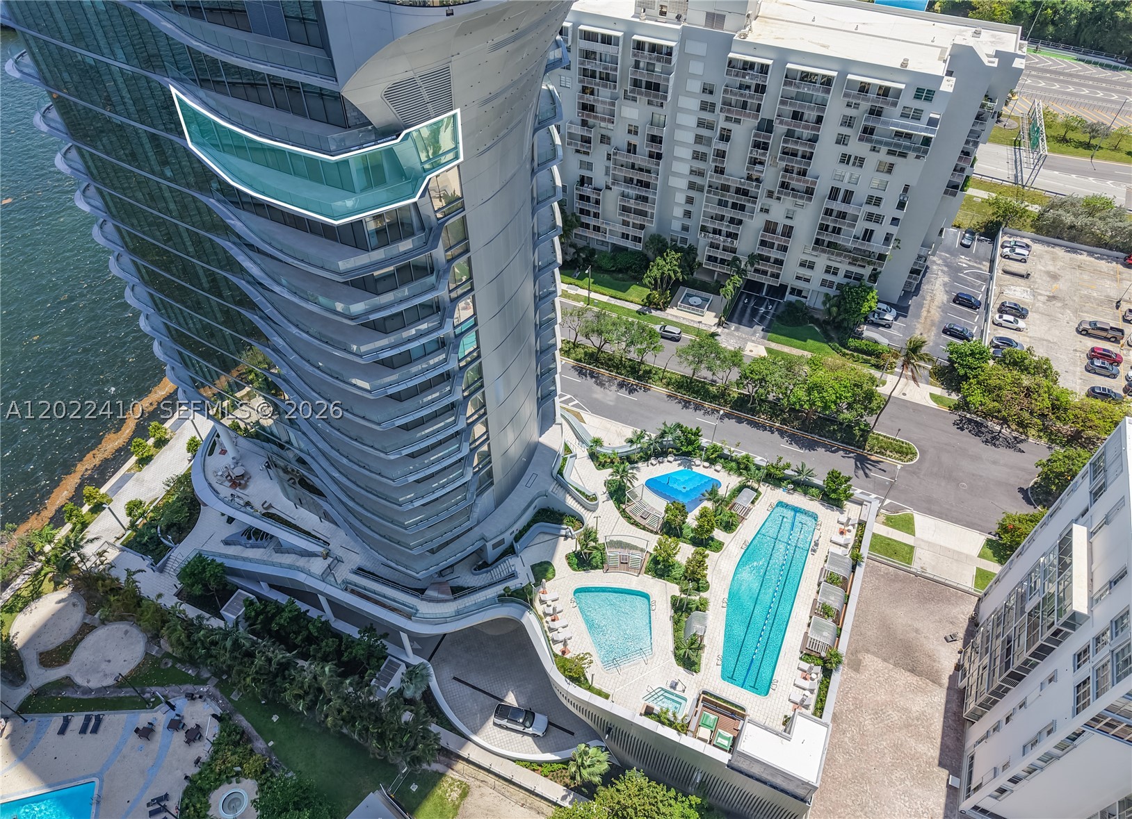 UNA RESIDENCES - Residential
