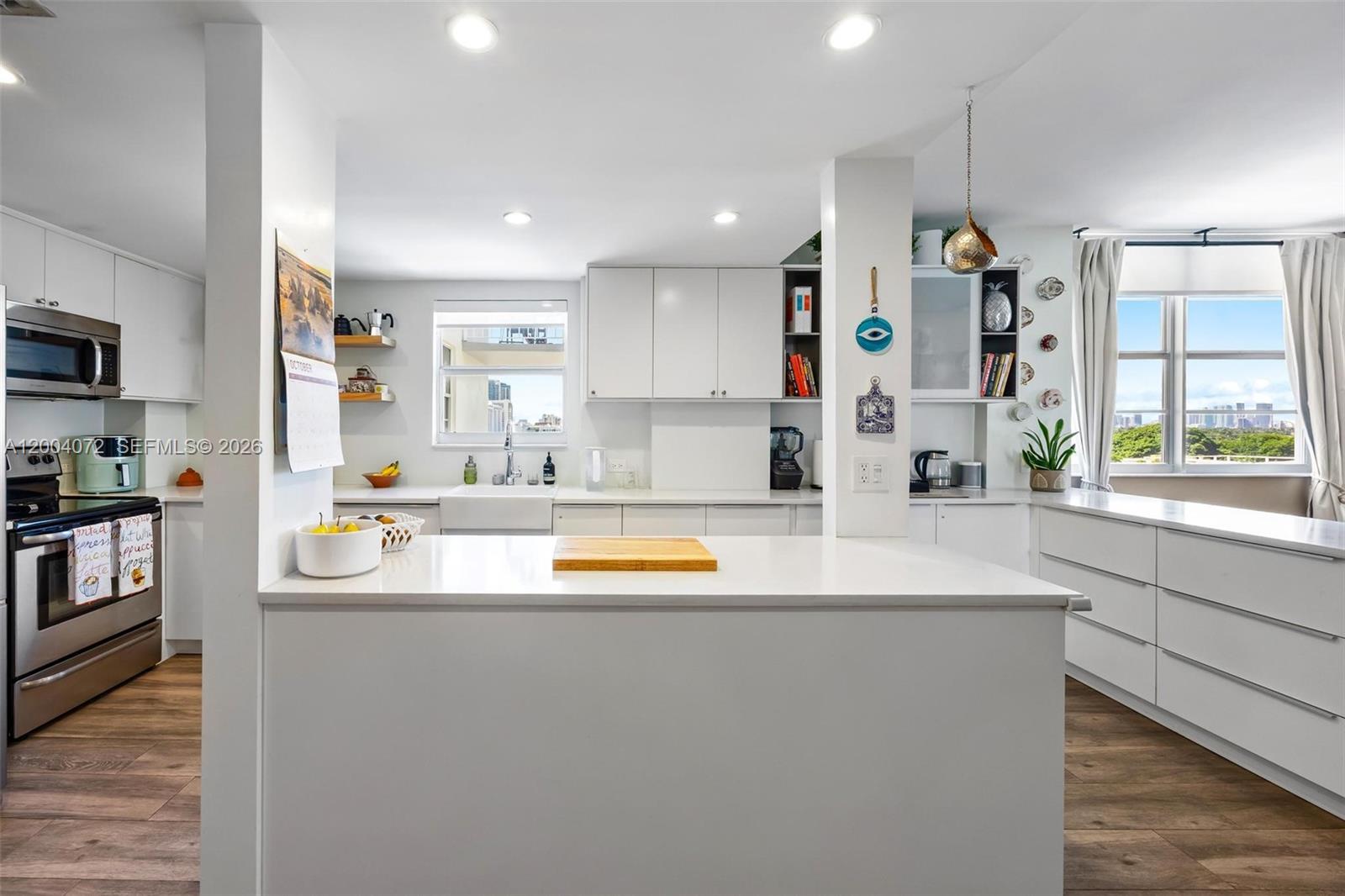 CLEARVIEW TOWERS CONDO - Residential