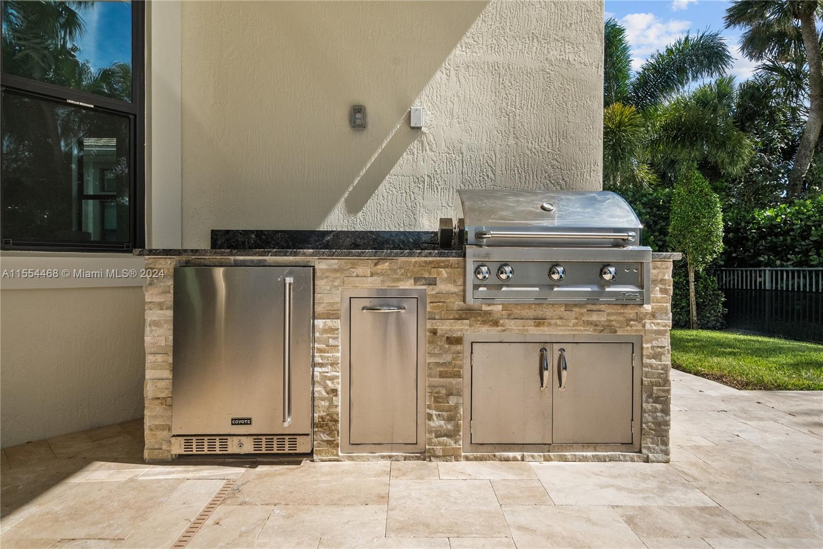 ROYAL PALM POLO PLAT - Residential Lease