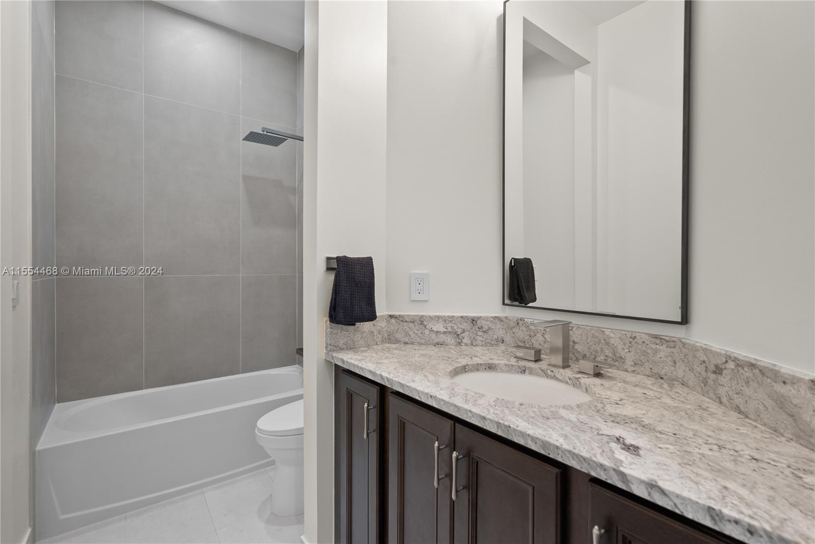 ROYAL PALM POLO PLAT - Residential Lease