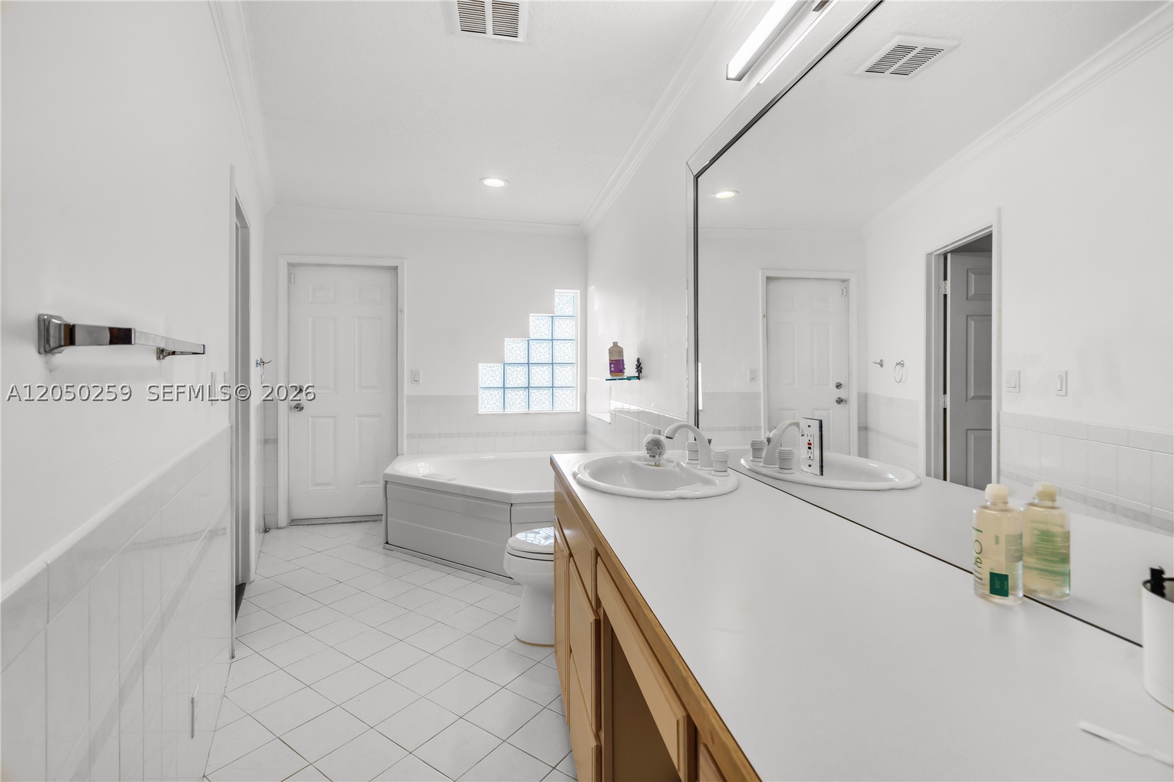MIDDLE RIVER MANOR - Residential