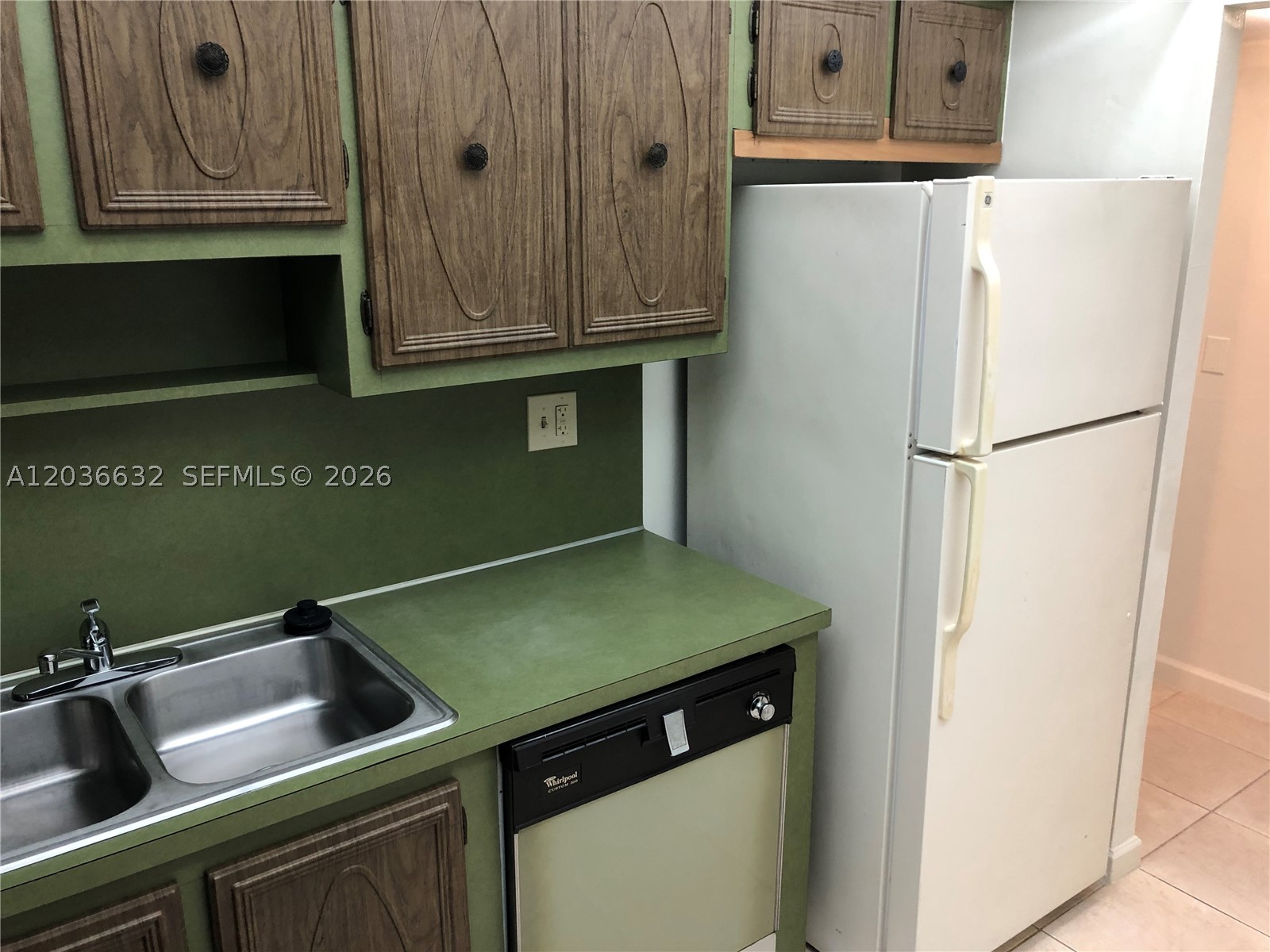 KENDALL GATE CONDO - Residential Lease