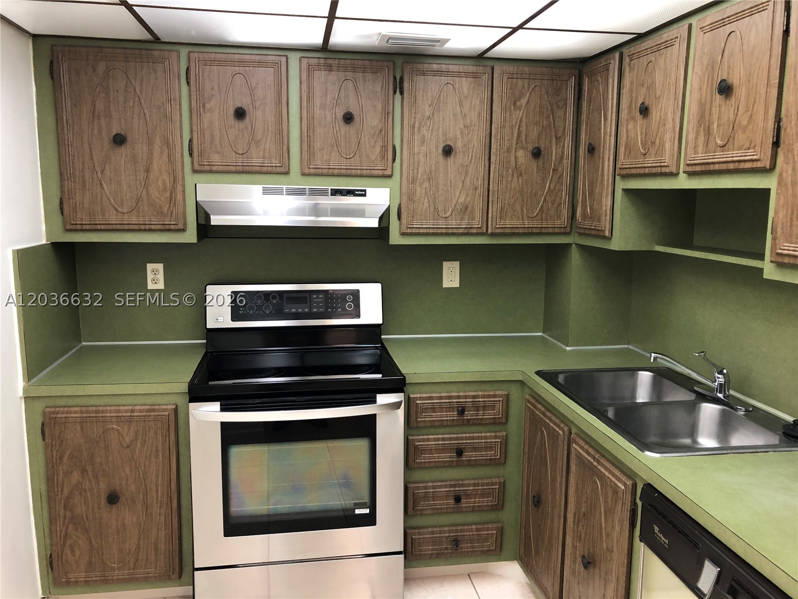KENDALL GATE CONDO - Residential Lease
