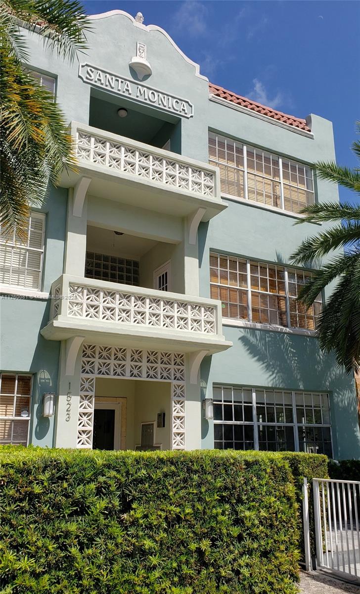 1523 WEST CONDO - Residential Lease
