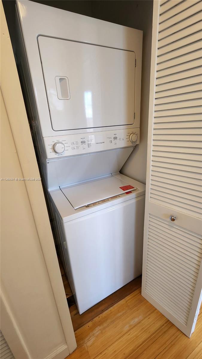 1523 WEST CONDO - Residential Lease