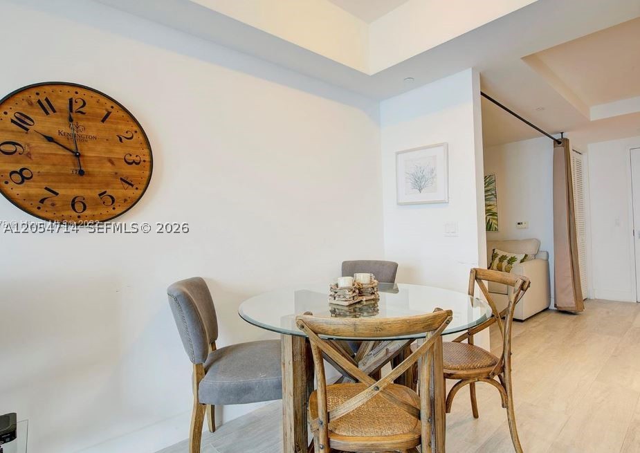 HYDE MIDTOWN - Residential