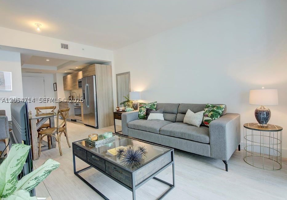 HYDE MIDTOWN - Residential