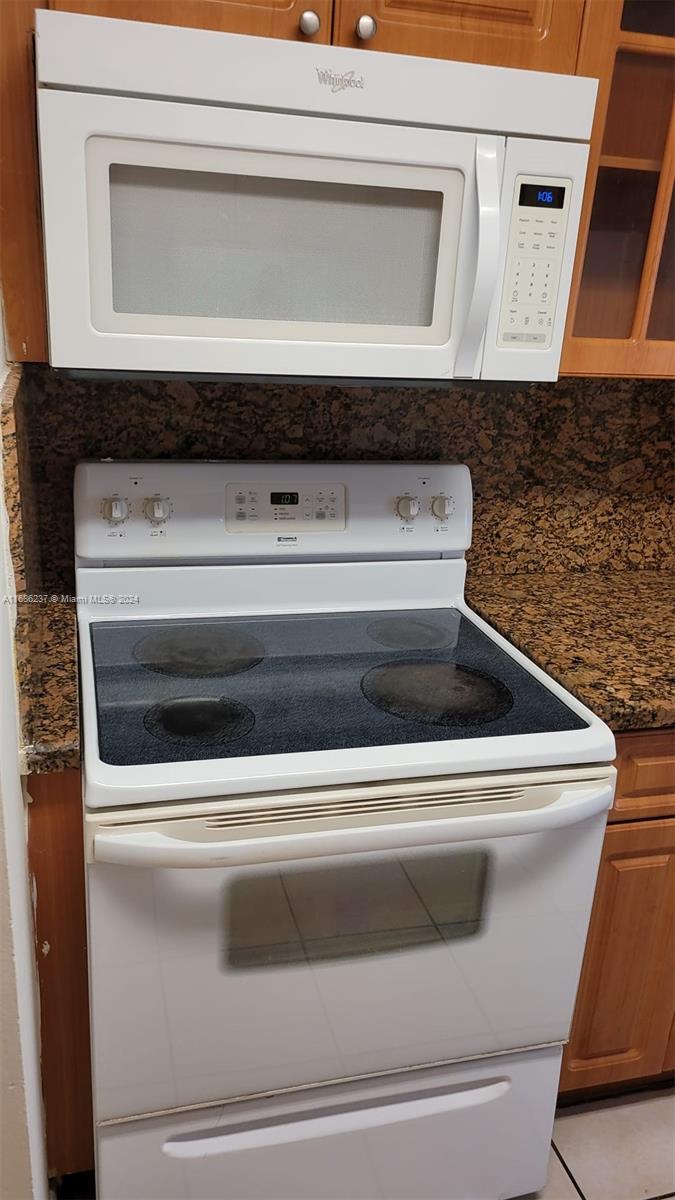 WINDMILL LAKES V CONDO - Residential Lease
