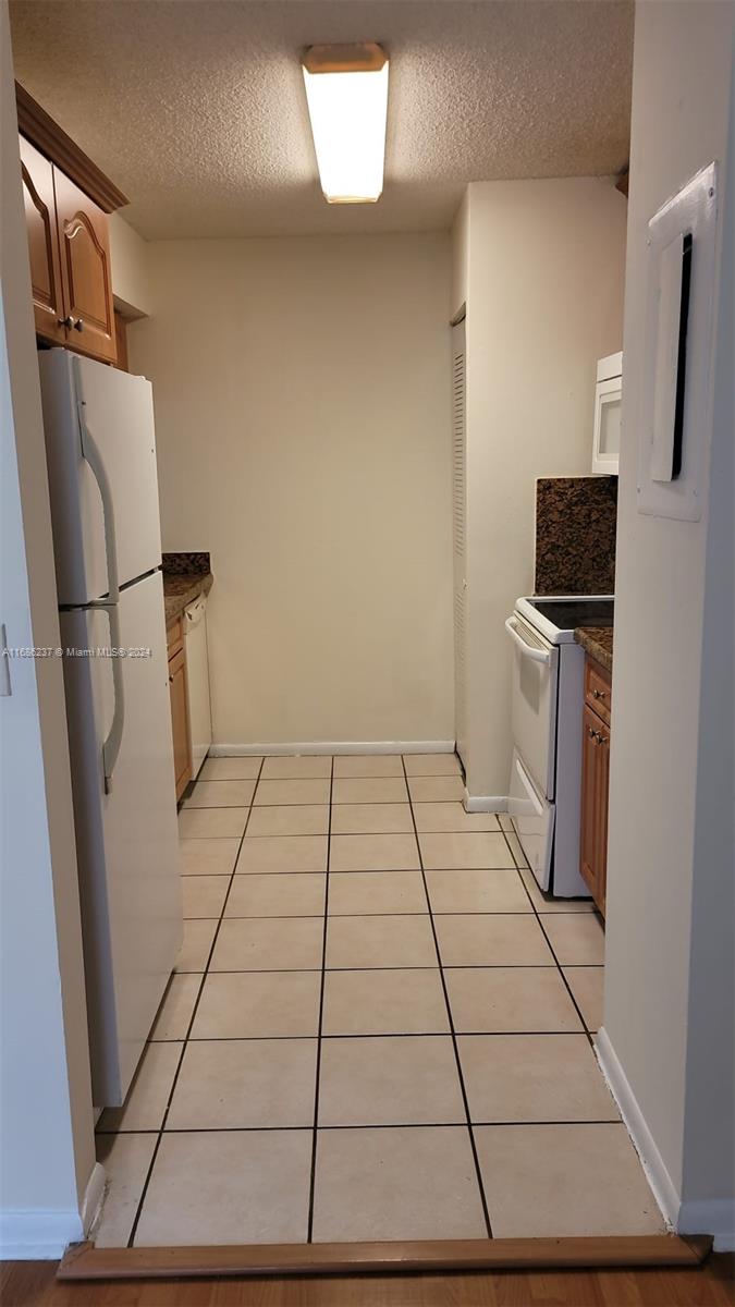 WINDMILL LAKES V CONDO - Residential Lease