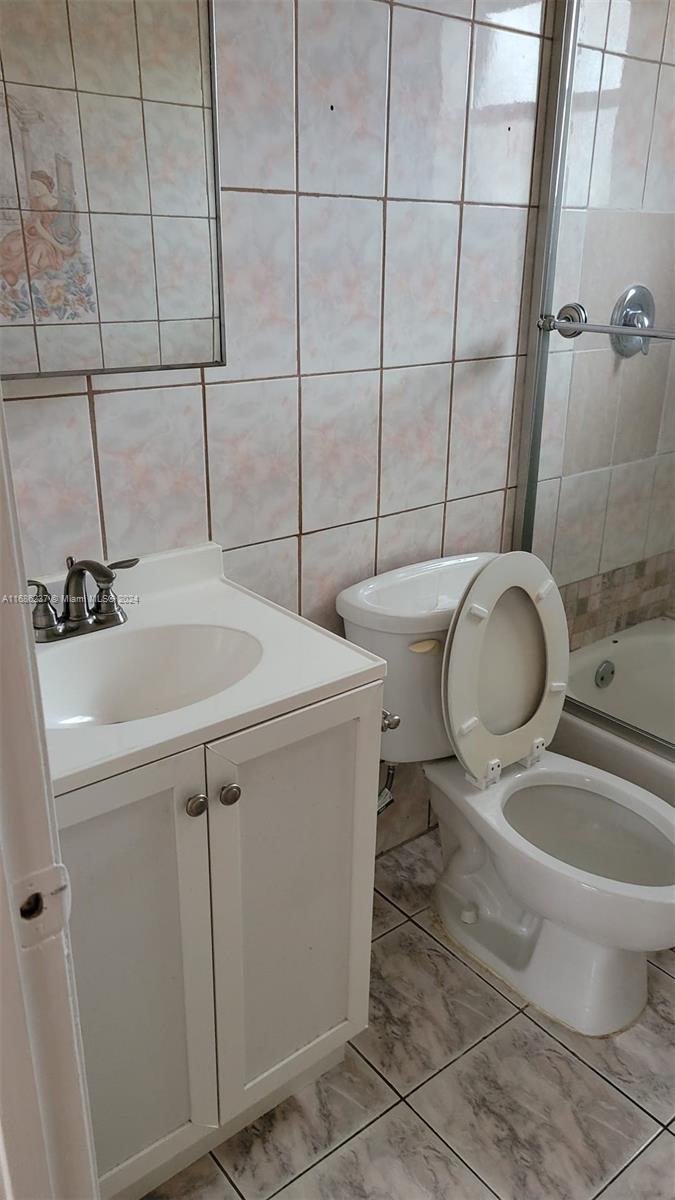 WINDMILL LAKES V CONDO - Residential Lease