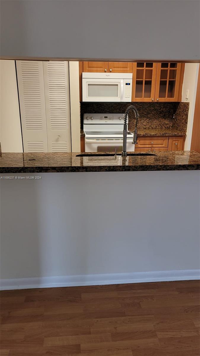 WINDMILL LAKES V CONDO - Residential Lease