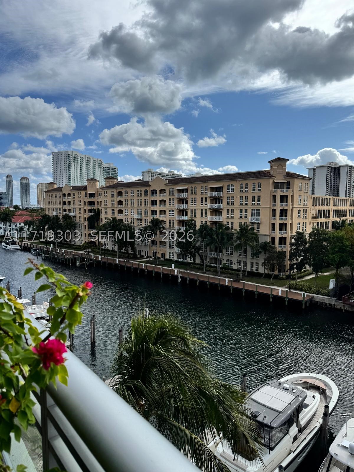 ARTECH RESIDENCES AT AVEN - Residential
