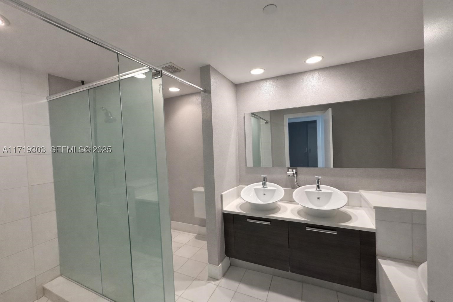 ARTECH RESIDENCES AT AVEN - Residential