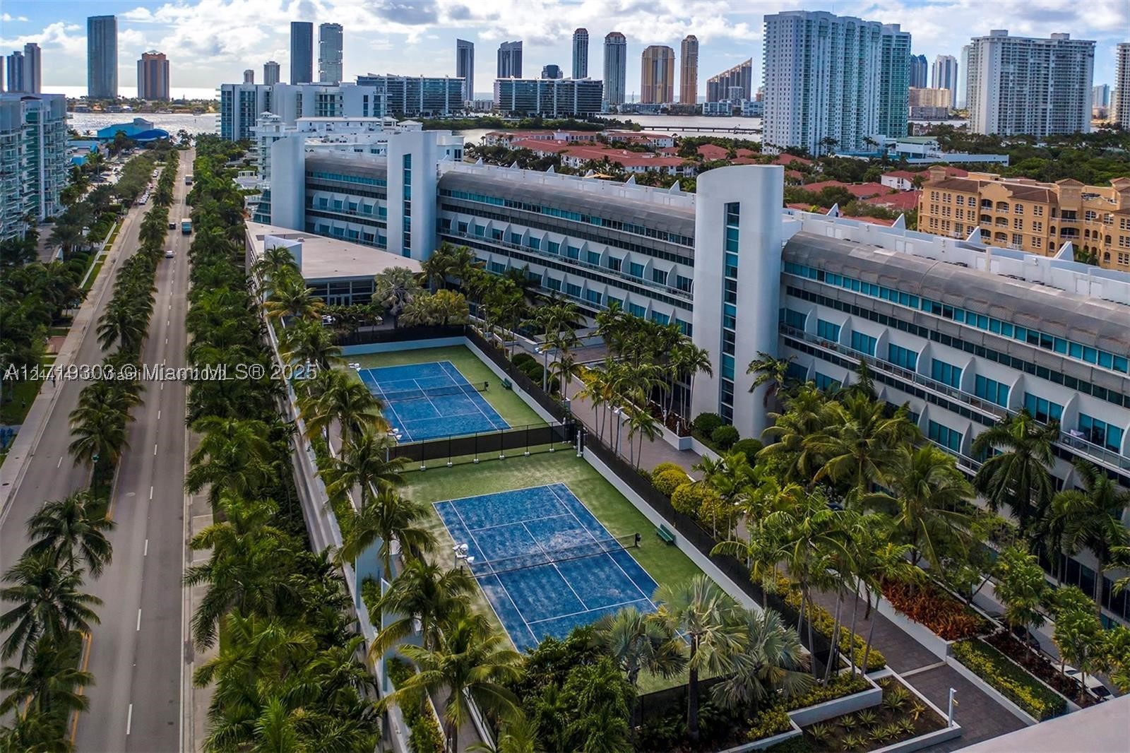ARTECH RESIDENCES AT AVEN - Residential