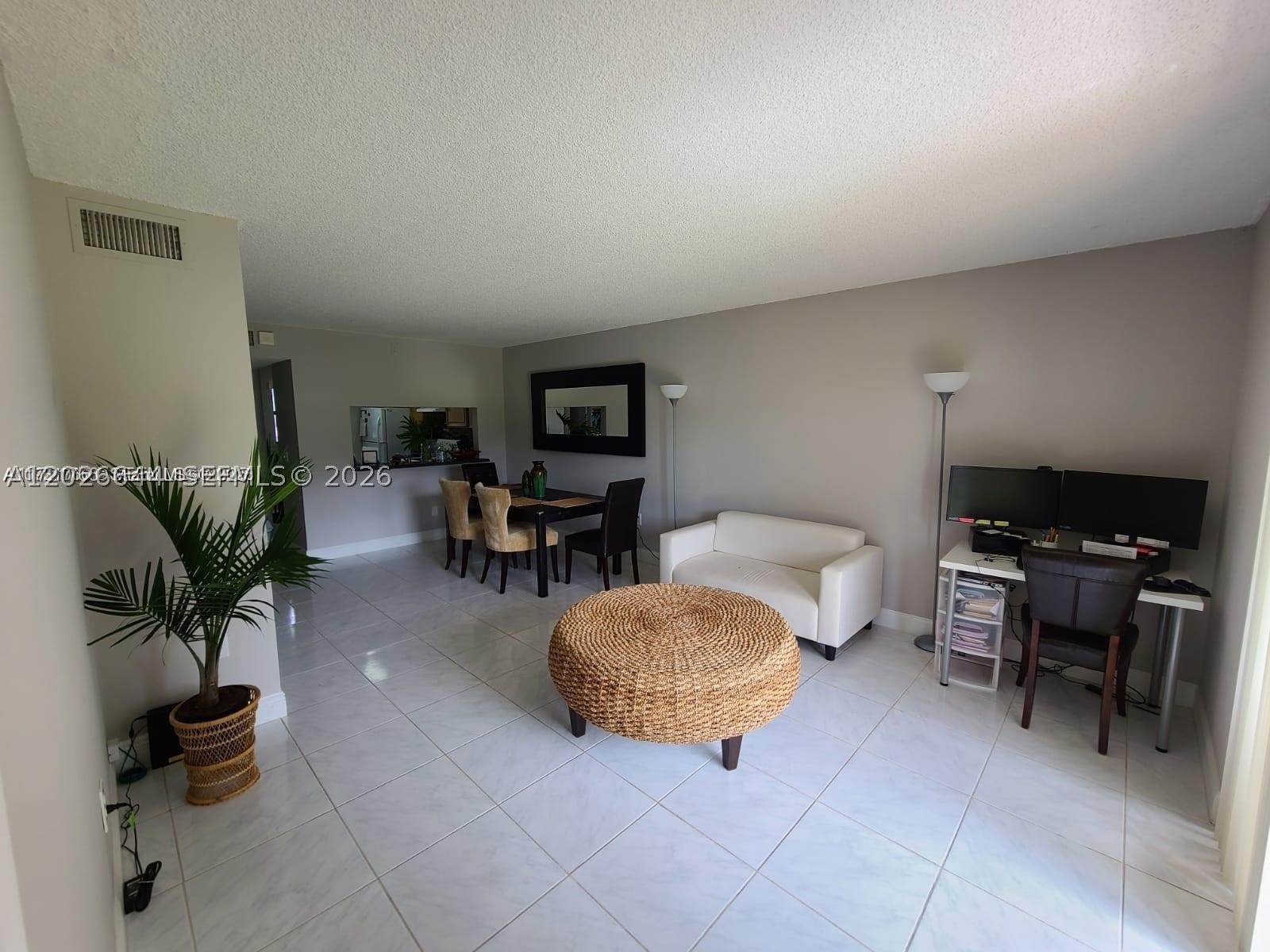 2 bed 2 bath**tenant occupy**perfect for investor**