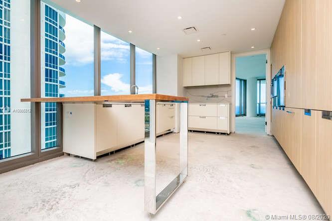 Ritz Carlton Residences - Residential