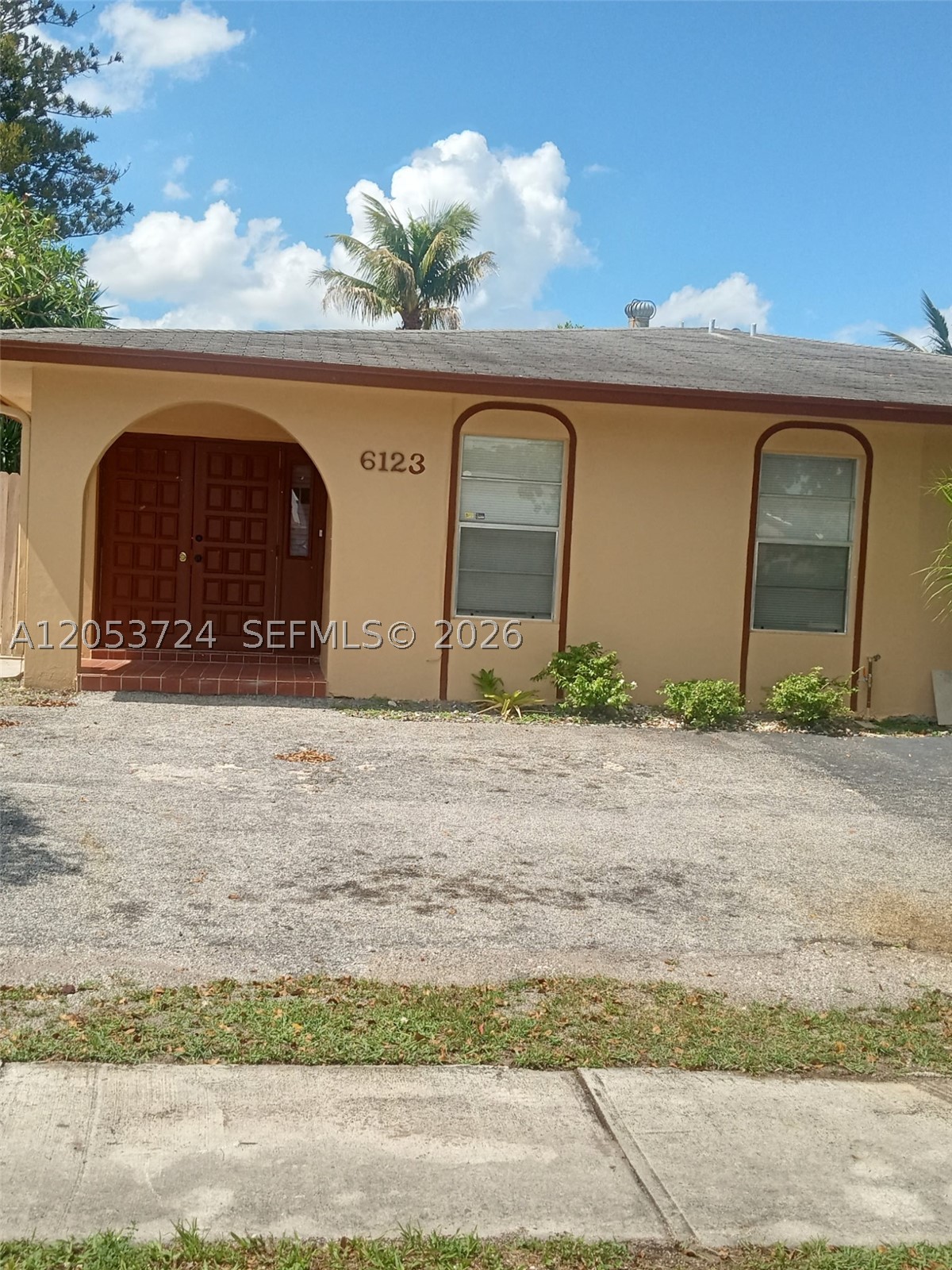 Property is 2/2 ,updated villa in margate .No hoa approval needed.Fully fenced yard.