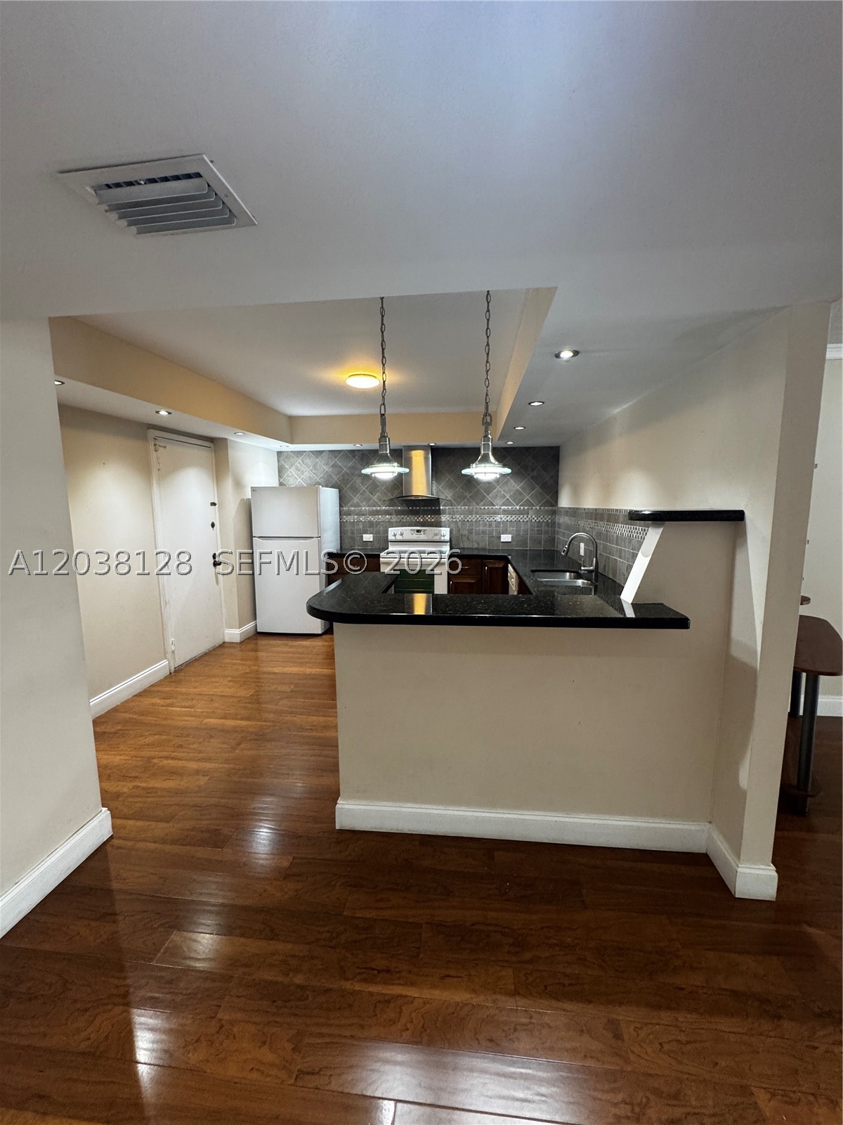 OLYMPUS CONDO PHASE - Residential Lease