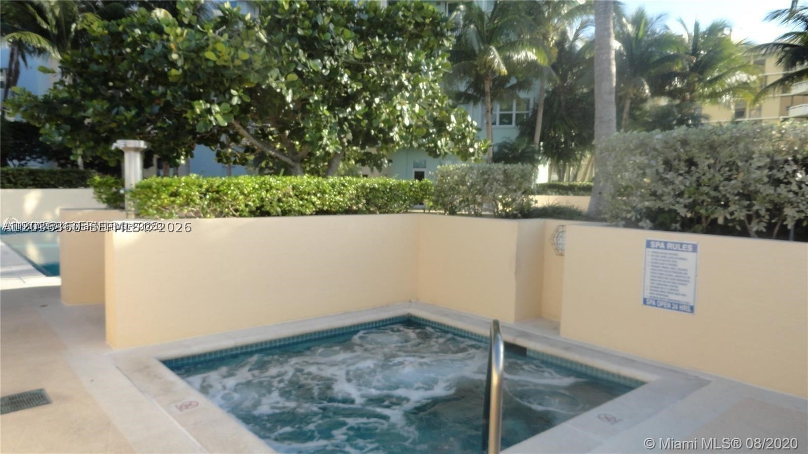 THE METROPOLITAN CONDO - Residential